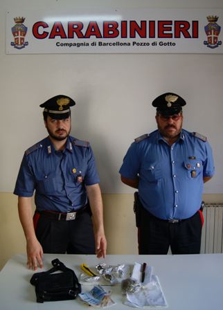 Carabinieri-Barcellona-Pozzo-di-Gotto-con-droga-sequestrata Arrestato 28enne barcellonese per possesso di droga