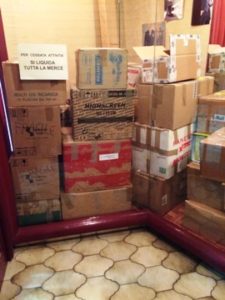 78_vetrina-con-fumetti_porzione-3-225x300 Fumettomania: "Crowdfunding terminato, ma il progetto prosegue"
