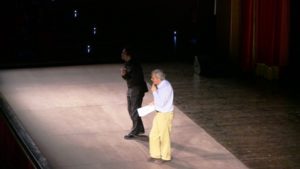 IMG_5835-300x169 Inconfondibile lo stile di Vittorio Sgarbi ieri sera al Teatro Placido Mandanici