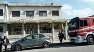 16808660_10210702388667292_333596849_n-300x169 Caduta di calcinacci al tribunale di Barcellona, intervenuti i Vigili del Fuoco