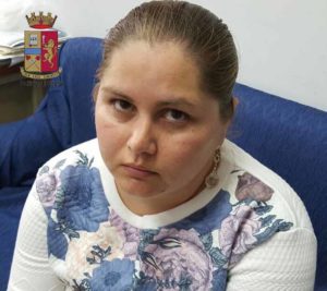 thumbnail_IONESCU-Lenuta-300x267 Patti, Arrestata coppia di ladri sulla A20. Avevano razziato merce in tre supermercati