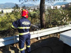 antincendio-2-300x225 Barcellona, Fiamme nei pressi del parcheggio della stazione ferroviaria