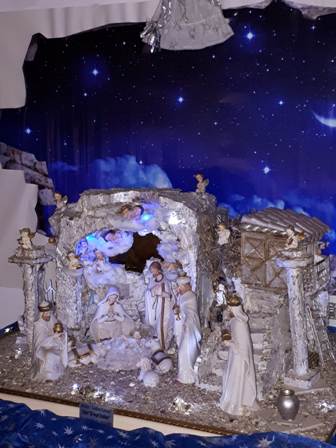 PRESEPE Arte presepiale a Barcellona, inaugurata la mostra “Gli Angeli esultano” di Cettina Cutroni.